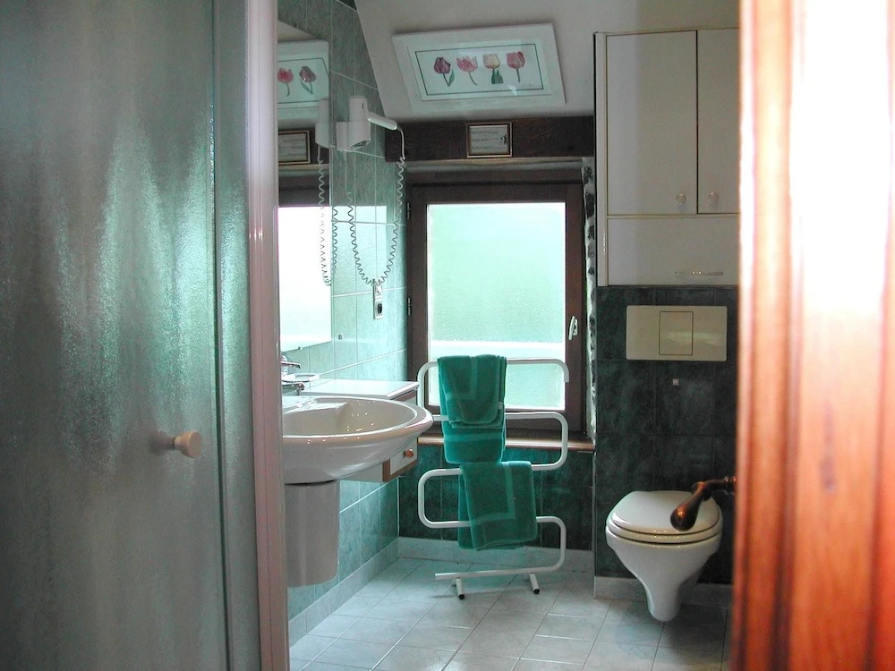 House With 2 Bedrooms in Saint-pierre-la-vieille, With Enclosed Garden