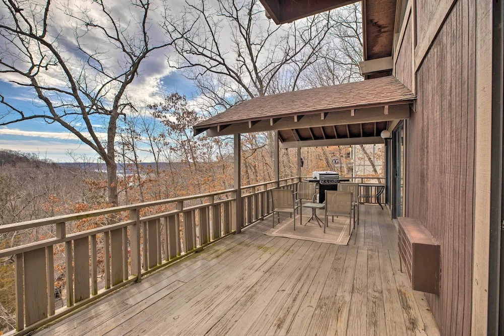 Resort Perks: Spacious Lake of the Ozarks Home