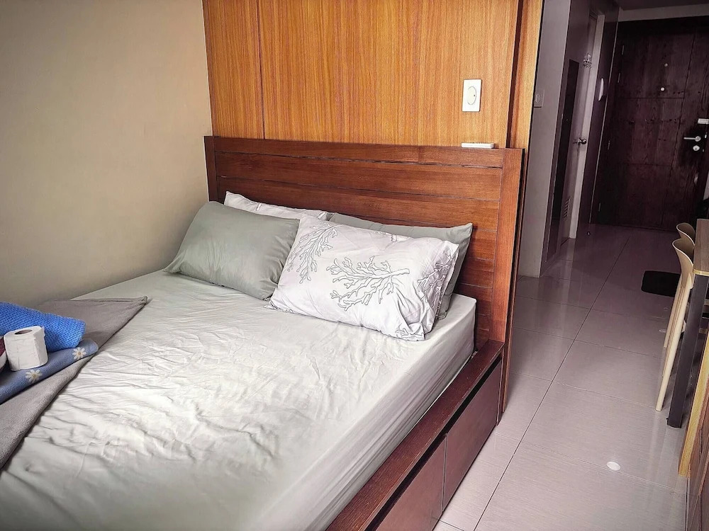 Kempt Pasay City Apartment for Rent - Perfect for Short-term Stay Front of MOA