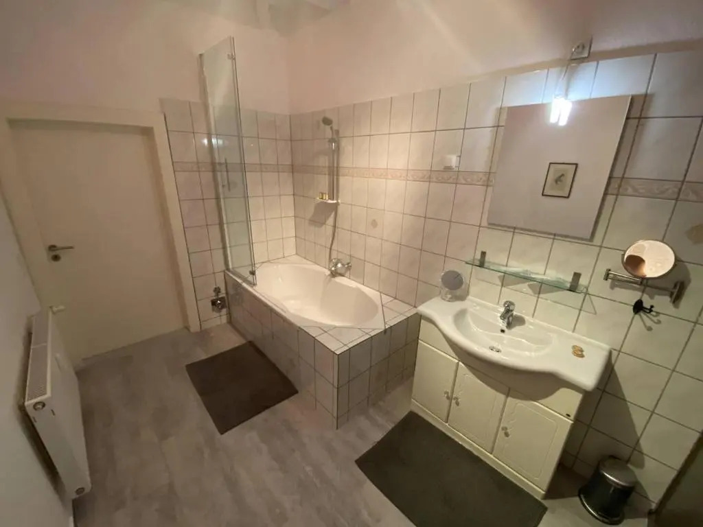 Helle 3-Zimmerwohnung in Uninahe