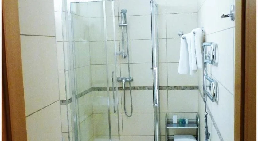 Auska Hotel