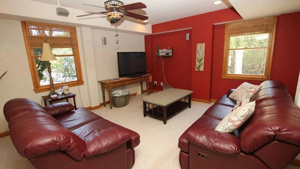 Paws at the Beach 540 - 7 Br Home