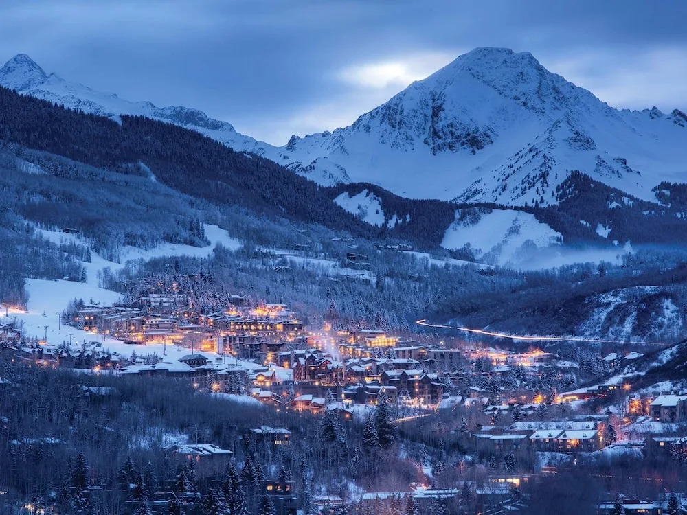 Ski In, Ski Out 2 Bedroom Gold-Rated Condo In Snowmass Village With Pool And Hot Tubs
