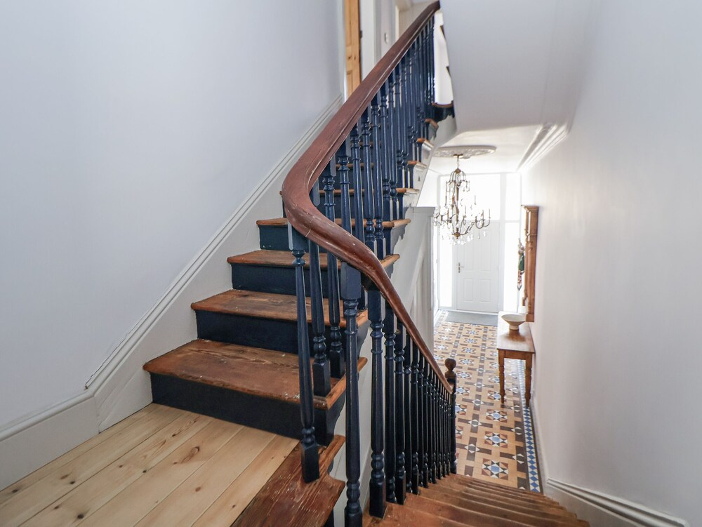 33 Lorne Street