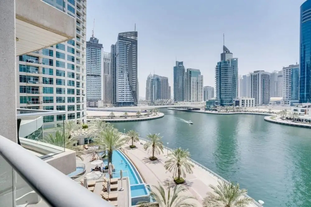 Modern Apartment in Dubai Marina Amazing Pool!