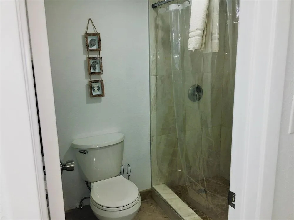 Beachview Condo Unit #214 2 Bedrooms 2 Bathrooms Condo