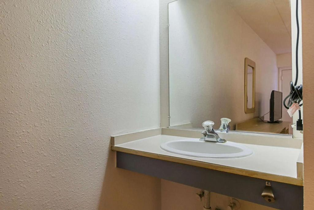 Motel 6-Knoxville, TN - North