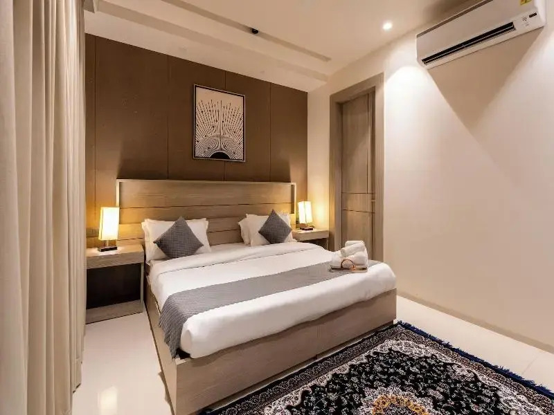 The Lodgers Luxury Hotel Near Golf Course Road Gurgaon