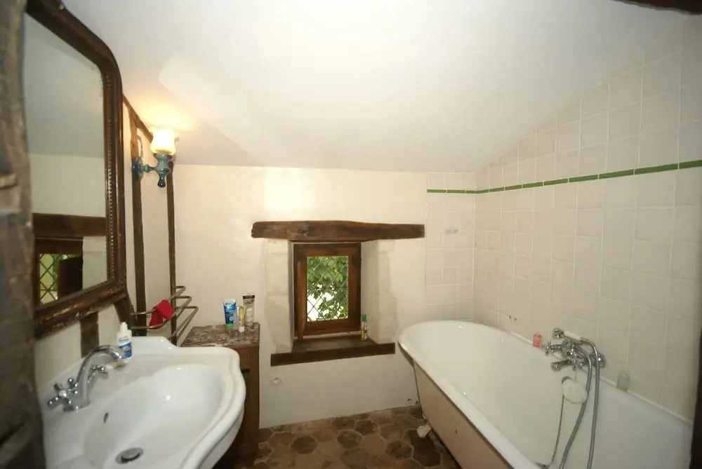Holiday Home in Thurageau with Private Pool
