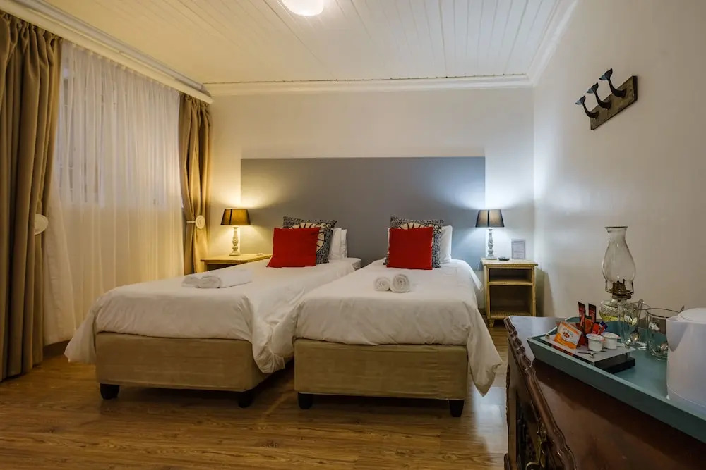 The Cottage Collection Paternoster