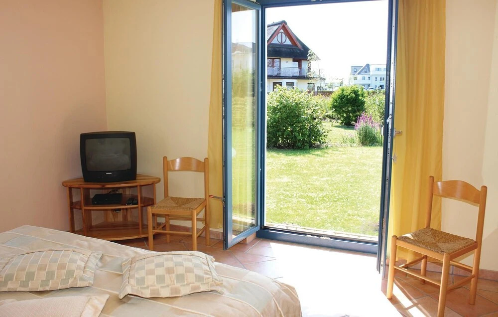 Beautiful Apartment in Börgerende With 2 Bedrooms