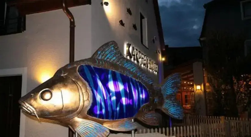 Karpfenhotel & Herrenhaus im Gasthaus Sindel-Buckel