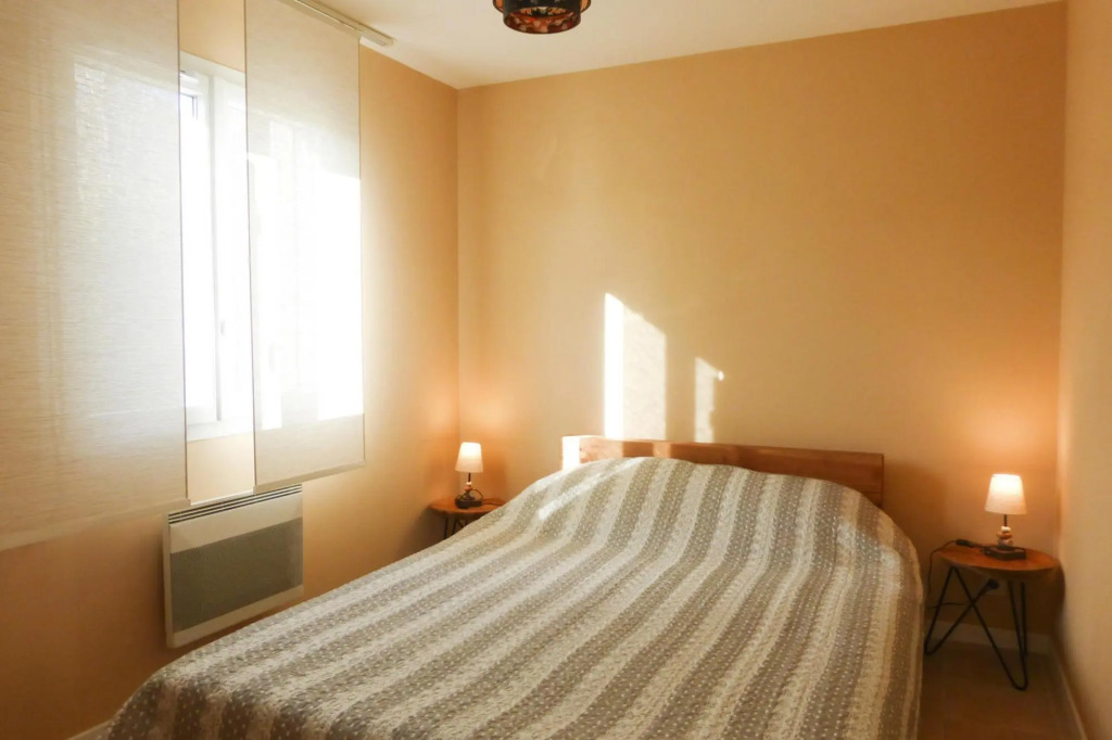 Nice Holiday Home With Private Terrace, Arpaillargues-et-aureillac