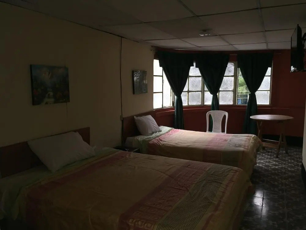 Hotel Mayesstic