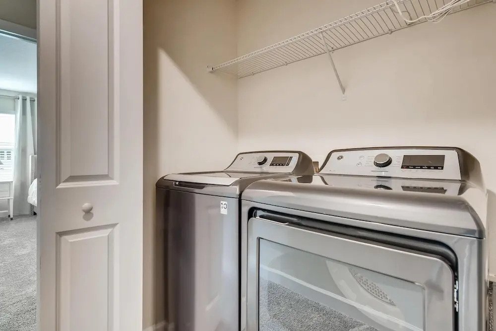 4321 QS - Magical Haven Townhome w/ Pool
