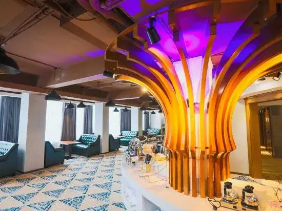 Marriott Guihuang Hotel (Guigang High - speed Railway Station Branch, Keshi World Plaza Branch)