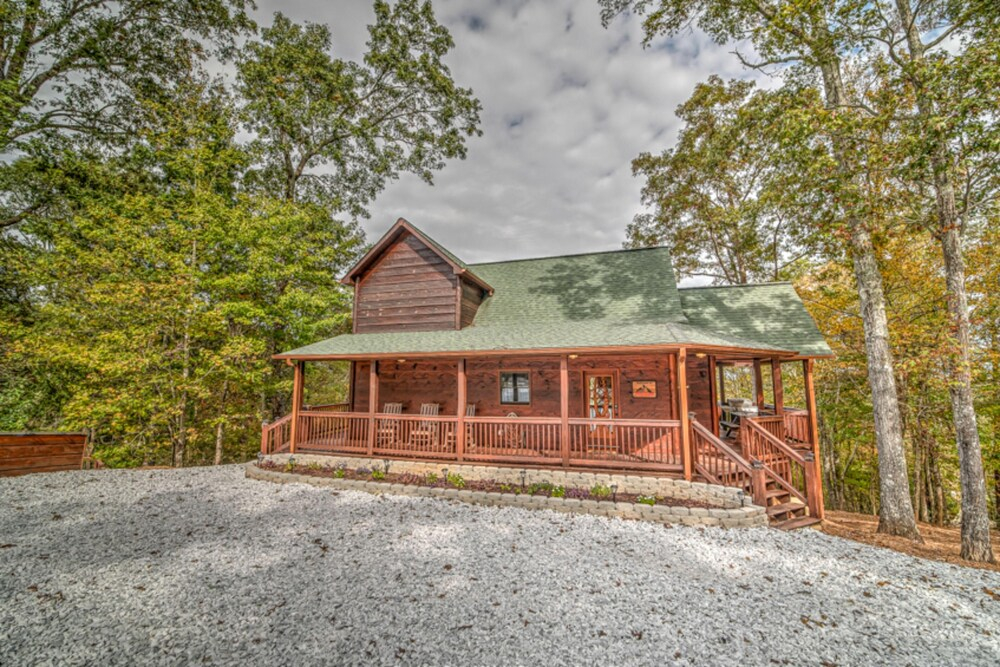 Mountain Bear Lodge by Escape to Blue Ridge