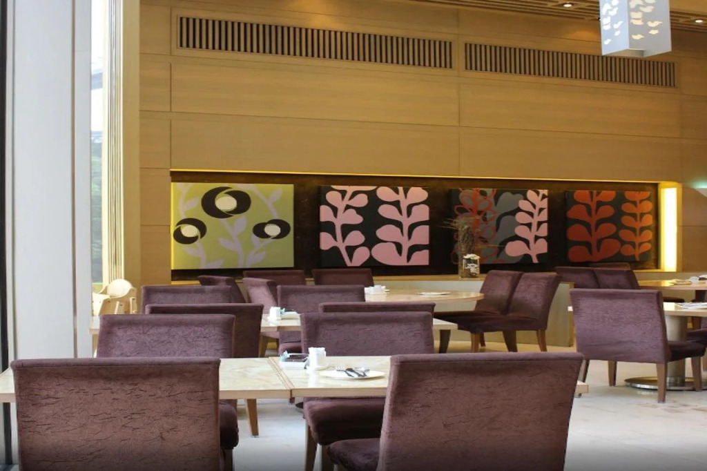 Royal View Hotel