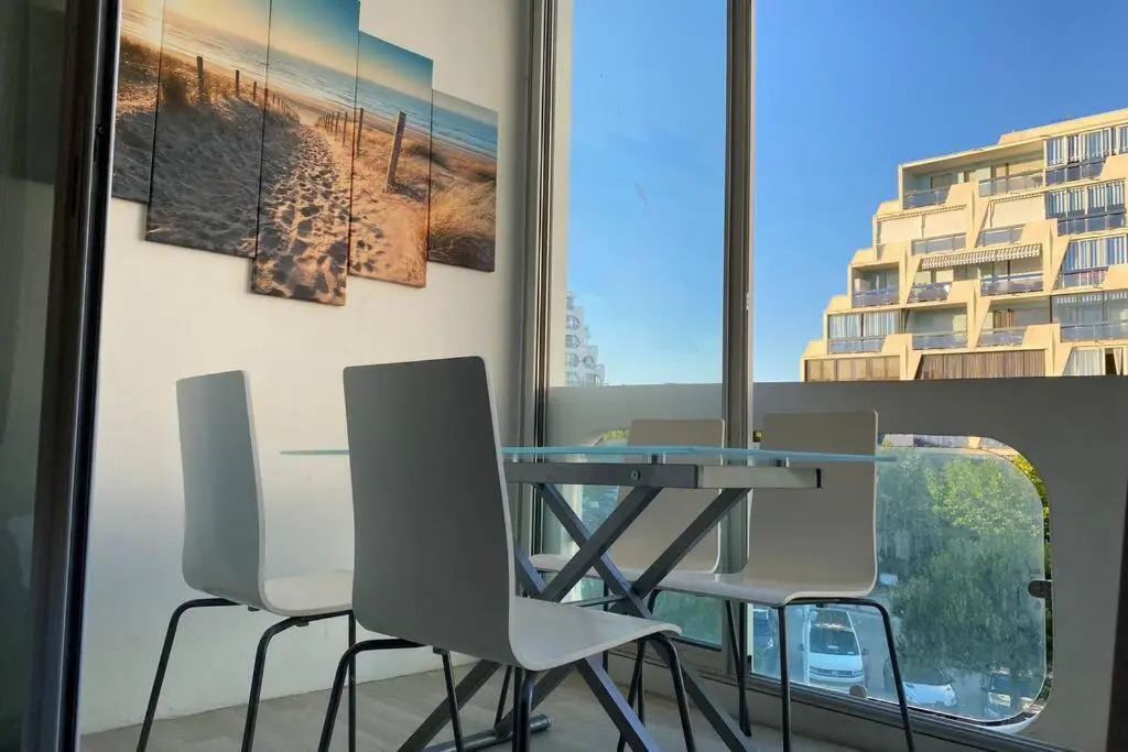 Superbe studio en plein centre ville, à 200m de la plage