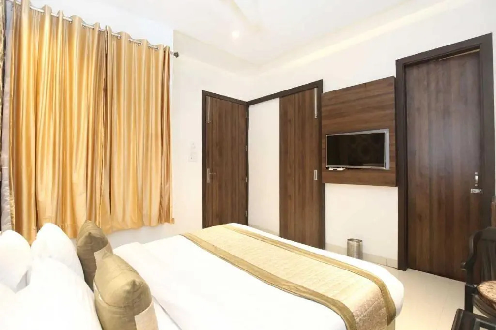 Hotel O Grand Star