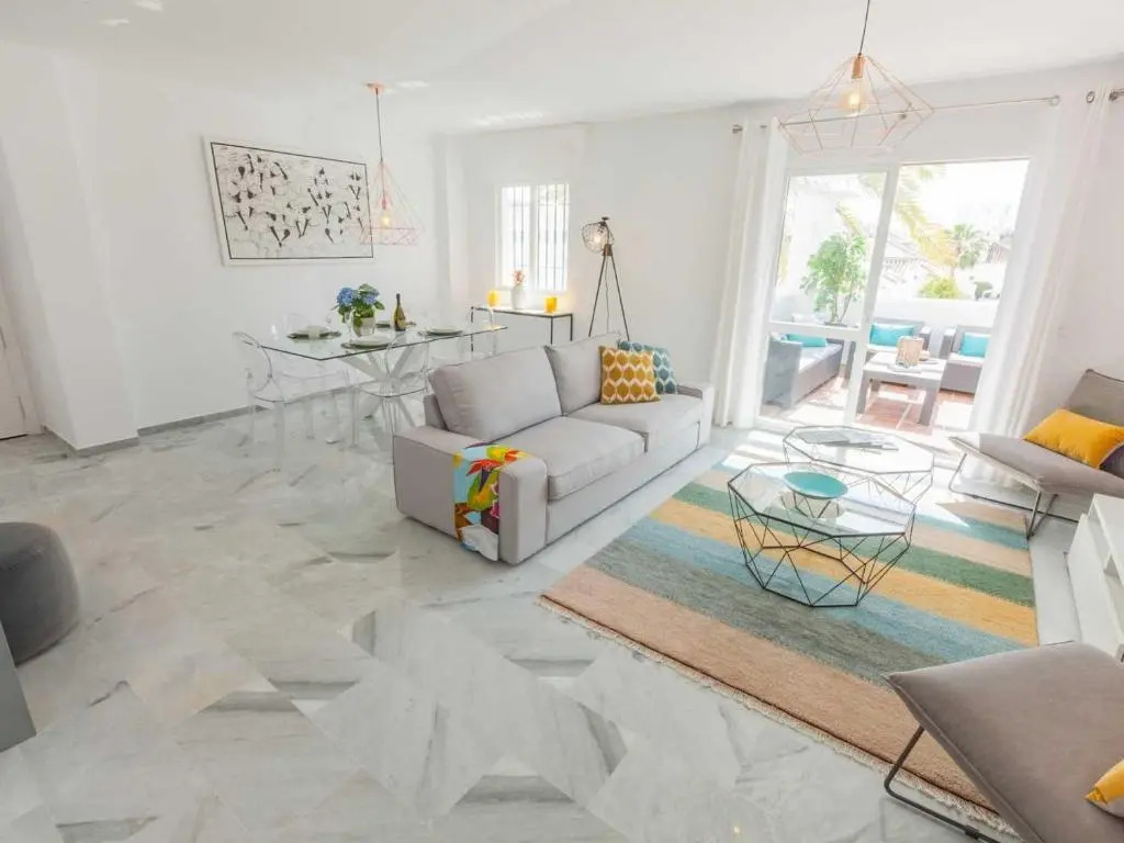 Exquisite Penthouse Suite with Rooftop Terrace