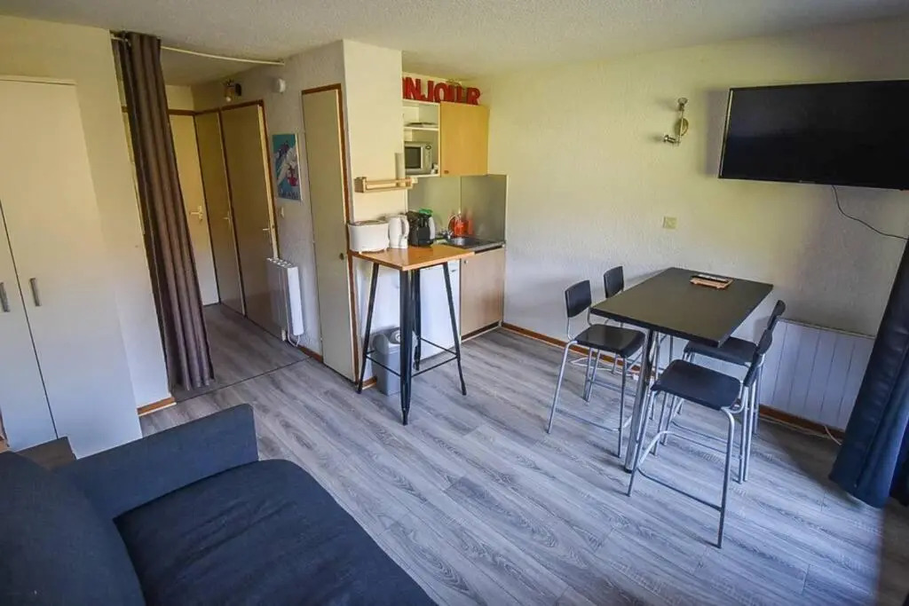 Les Cimes, Chaleureux studio 4 pers, 50m du télécabine, vue dégagée sur les pistes, DRAPS NON COMPRIS