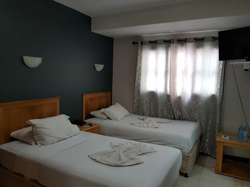 Hotel Atlantis 2