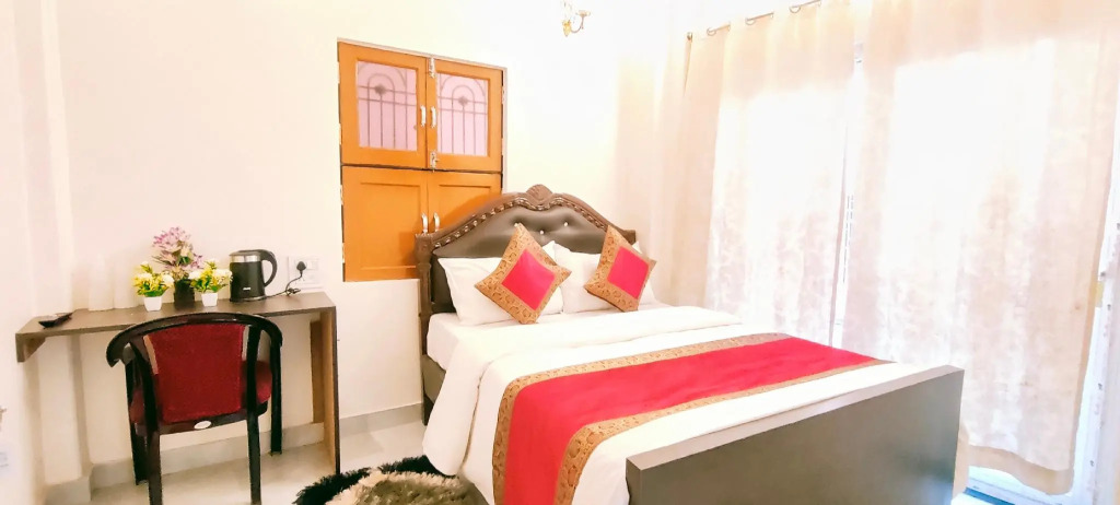 Hotel Royal Shantii Inn with Ganges View
