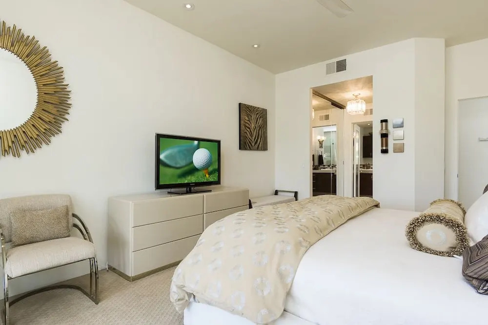 Designer Palm Springs Condo by RedAwning