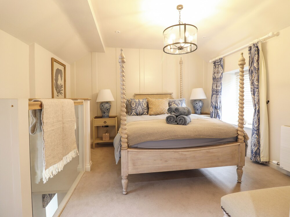 6 Uppergate Street Rose Cottage