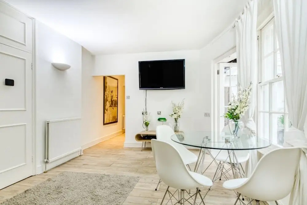 2bed w/ Covered Patio, 5 Mins to Paddington Stn
