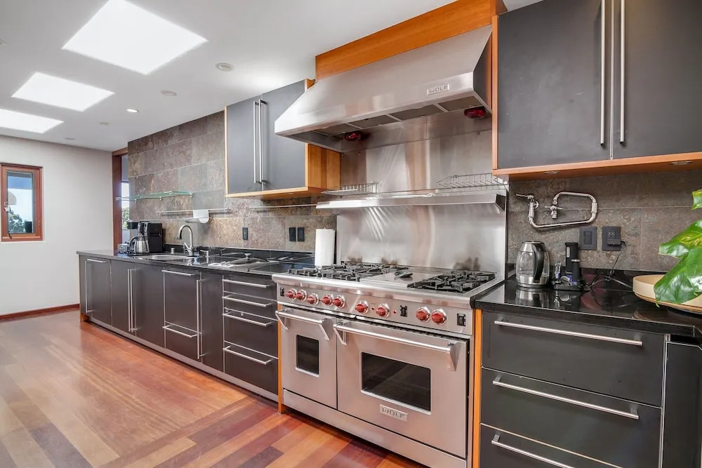 1633 La Jolla - 4 Br Home