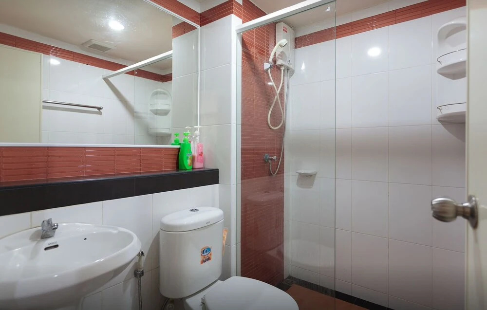 Comfy Room Near Bts Bangna, Free Wifi, Netflix, Pool, Gym