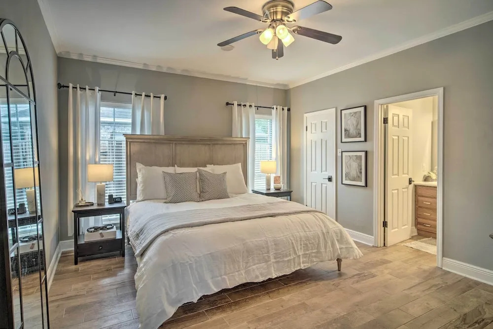 Baton Rouge Game Day House w/ Chic Yard Space