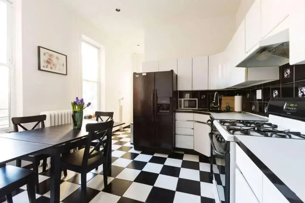 2000 sq ft Luxury 4bd Union Square Apartment