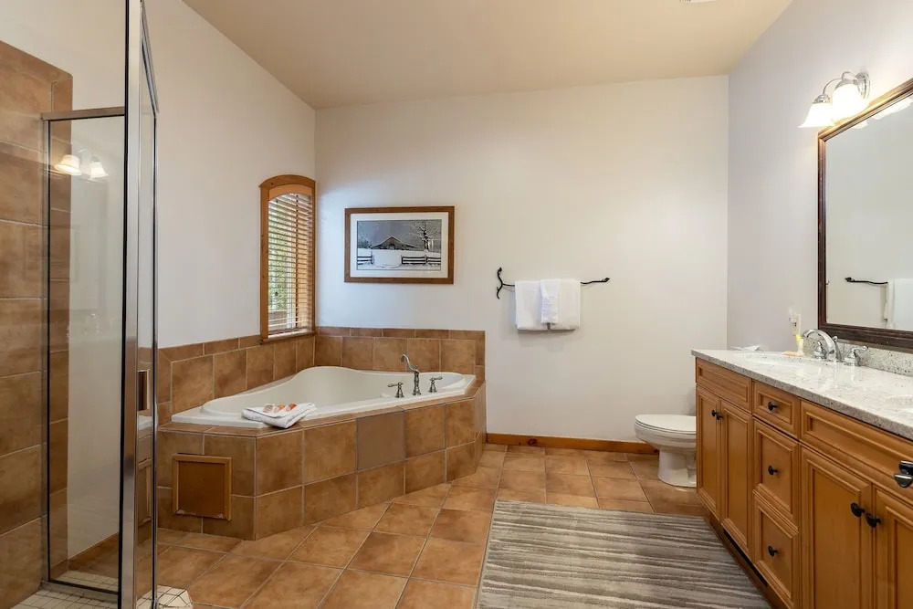 3059 The Timbers 2 Bedroom Condo by RedAwning