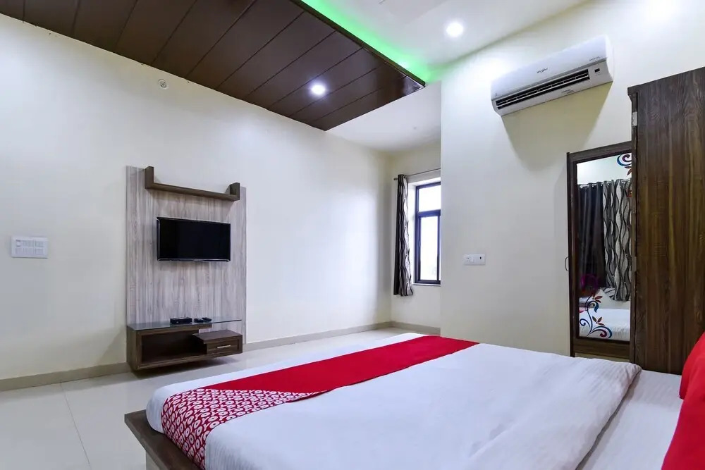 Glorious Resort by OYO Rooms