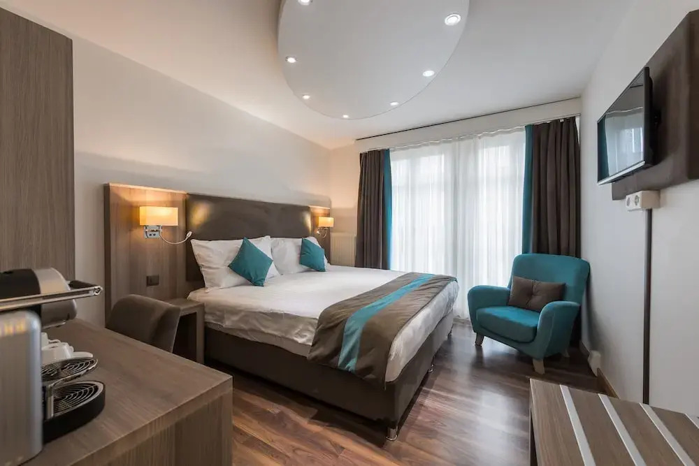 Hôtel Rousseau Plus