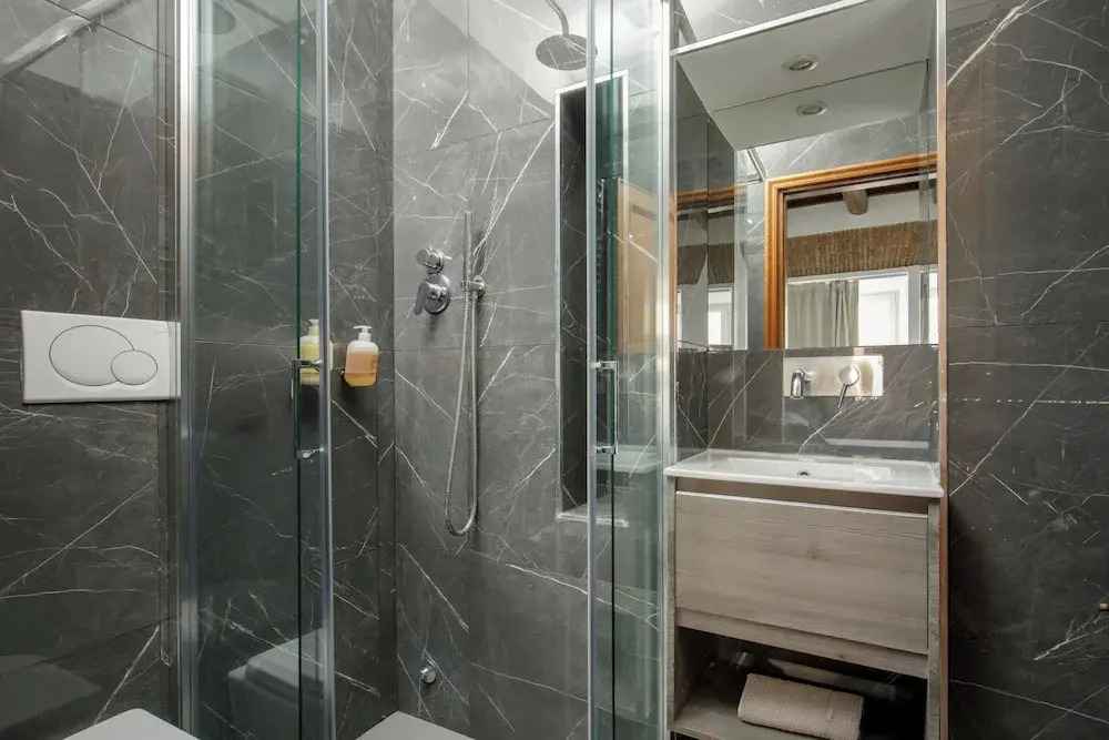 Signature Rooms by Hannah Hotels Collection