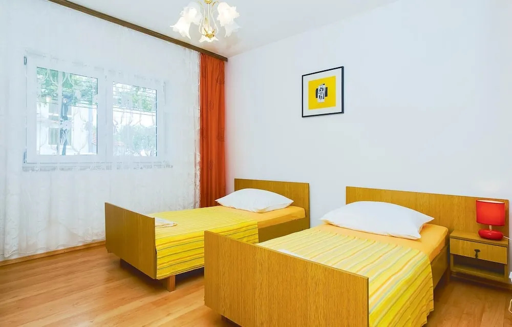 Amazing Home in Omis With Wifi and 4 Bedrooms