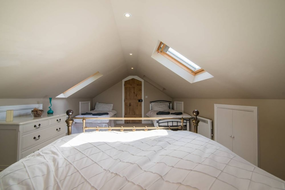 Super Spacious Barn Conversion With Free Wifi, Netflix Fireplace