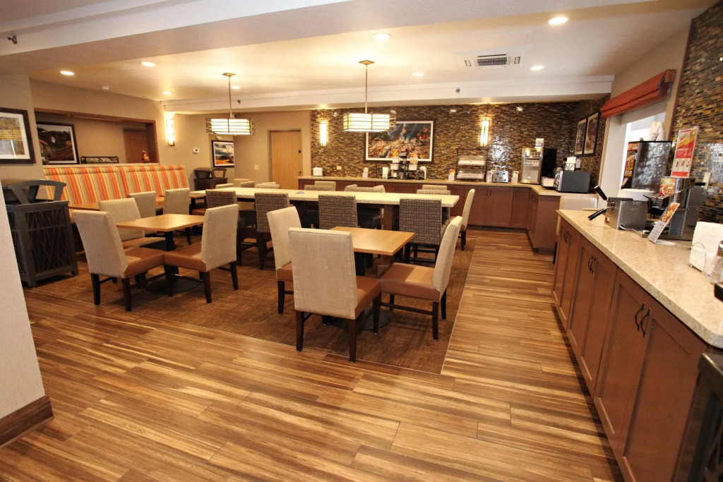 Best Western Plus CottonTree Inn