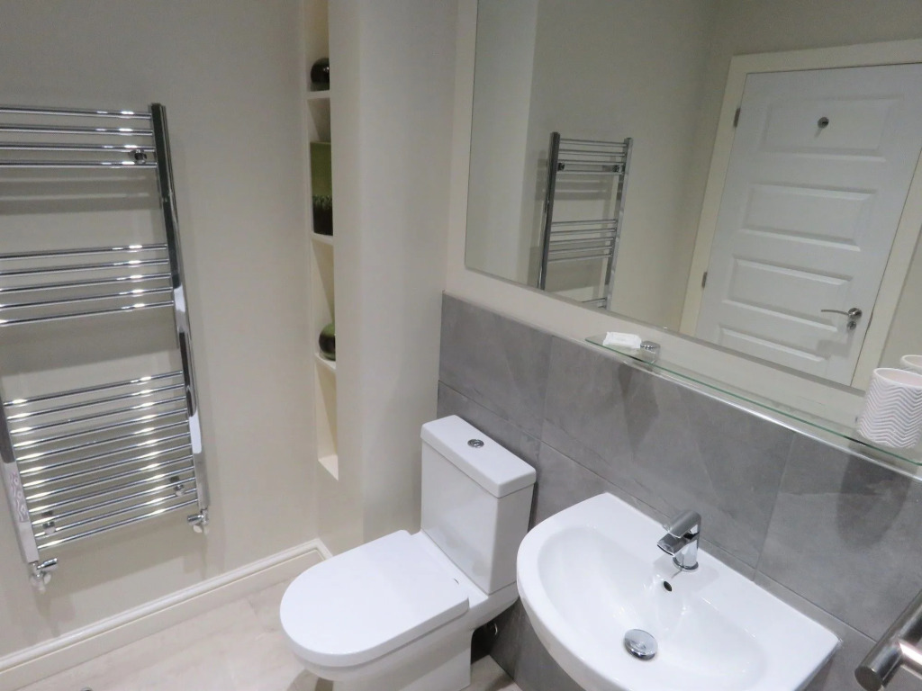 Abbey Apartments - Modern Serviced Apartments - Tourists & Professionals