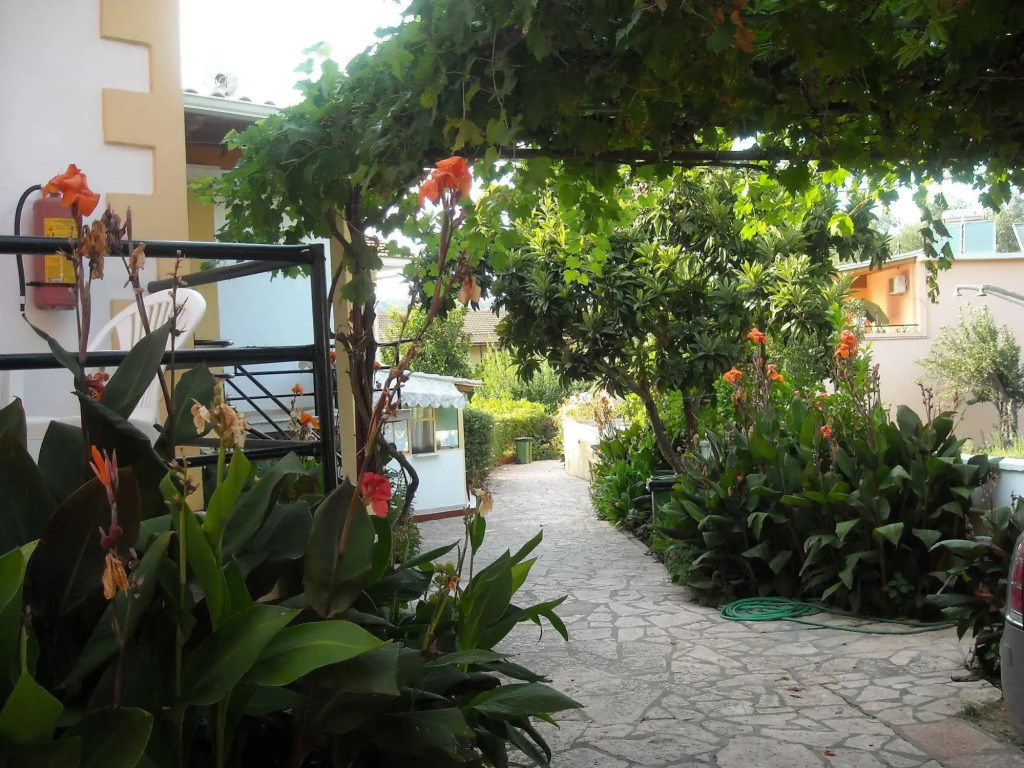 Kostas studios