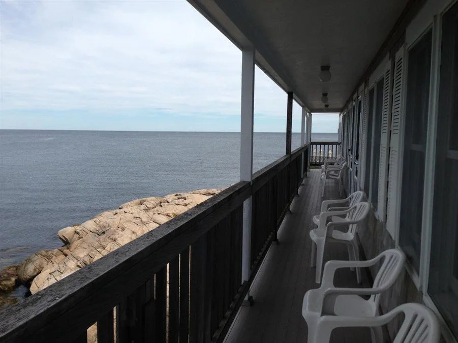Bearskin Neck Motor Lodge