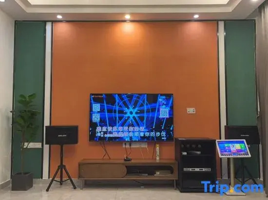 Xile Holiday Villa (Hailing Island Poly Yintan Branch)