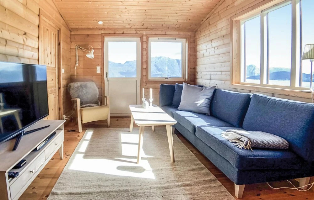 Nice Home in Norheimsund With 4 Bedrooms and Wifi
