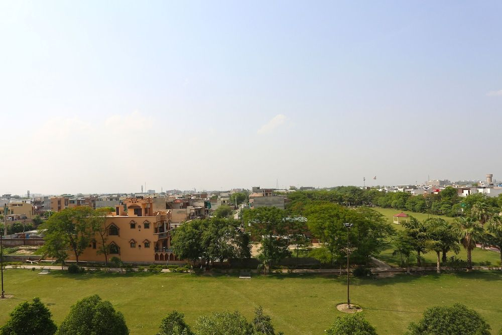 OYO 5614 Hotel Rolex Inn