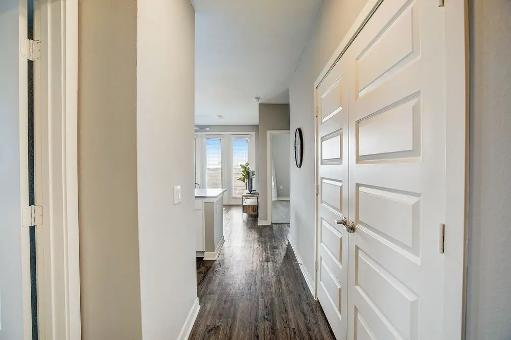 FRONTDESK Five Two At Highland Apts Downtown Austin