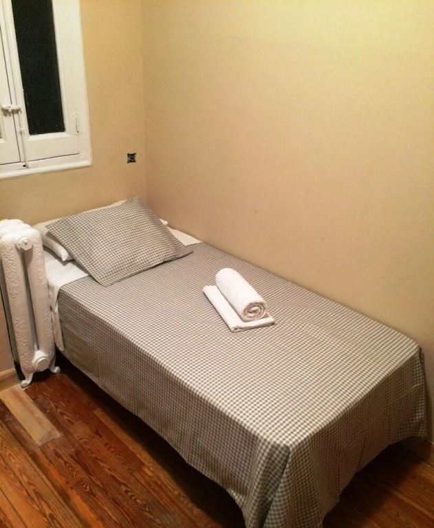 Rooms Arguelles 58
